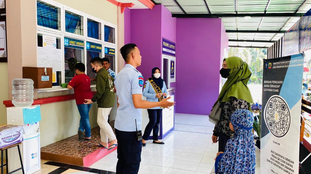 Isak Haru Keluarga WBP Saat Kunjungan Perdana Tatap Muka Terbatas LPP Sungguminasa