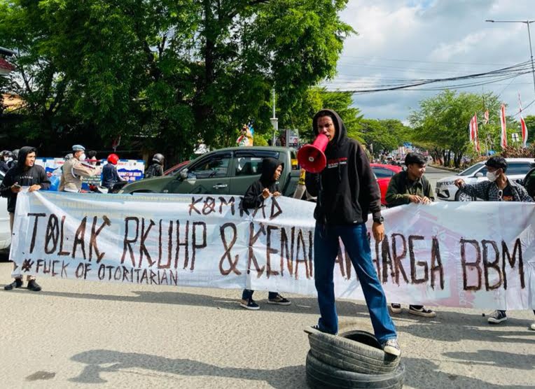 Tolak Kenaikan BBM Komite Rakyat Demokratik Lakukan Aksi Unras