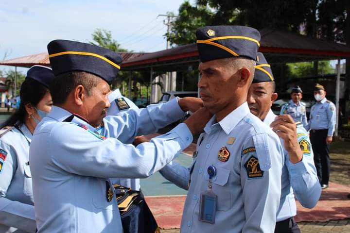 Setingkat Lebih Tinggi, 9 Orang Pegawai Lapastika Sungguminasa terima SK Kenaikan Pangkat