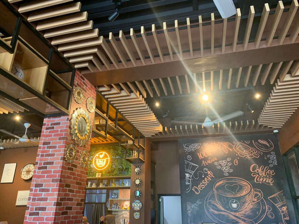 Ayo Buruan Ke NRL CAFE, Tempatnya Keren dan Bernuansa Klasik