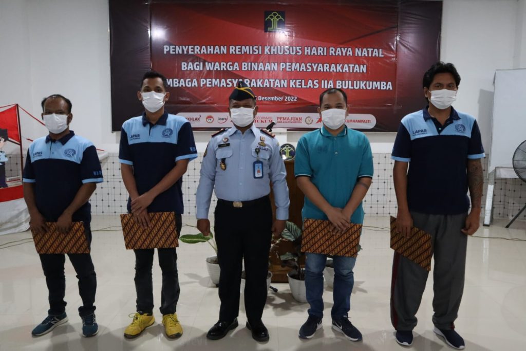 Suka Cita Natal, 4 Orang WBP Lapas Bulukumba Terima Remisi Khusus