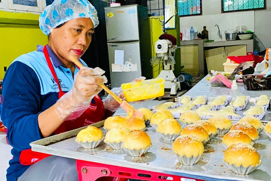 Latih Keterampilan, Lapas Perempuan Sungguminasa Ajari WBP Buat Roti