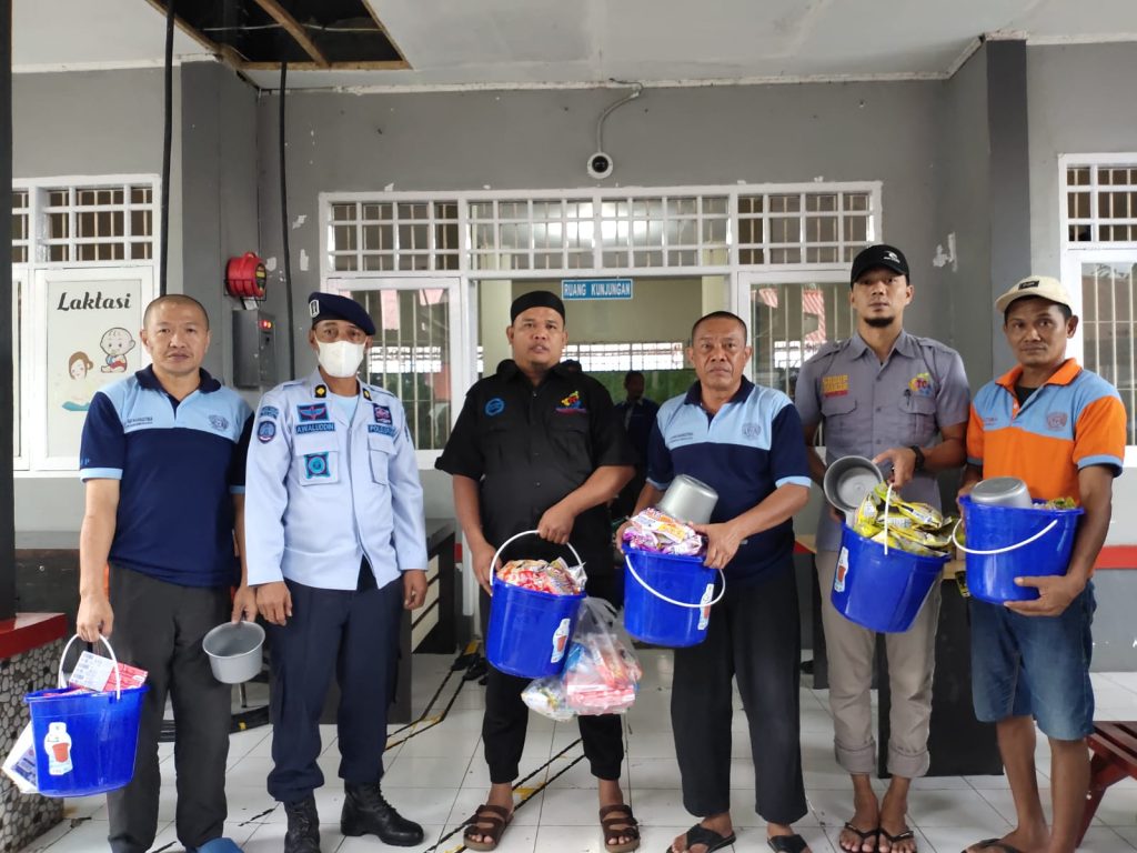 Ratusan Warga Binaan Lapas Narkotika Sungguminasa terima Pembagian Perlengkapan Mandi dan Cuci