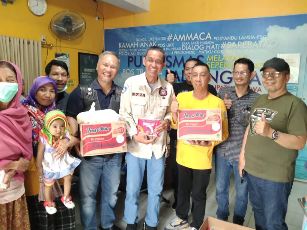 Pajero Owners Club Indonesia Serahkan Bantuan Sembako Ke Puskesmas Pallangga Bagi Pasien Kurang Mampu