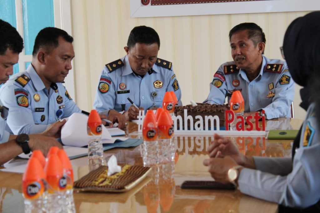Penguatan Tusi Jajaran Tata Usaha, Kalapas Narkotika Sungguminasa Sampaikan Pesan Ini
