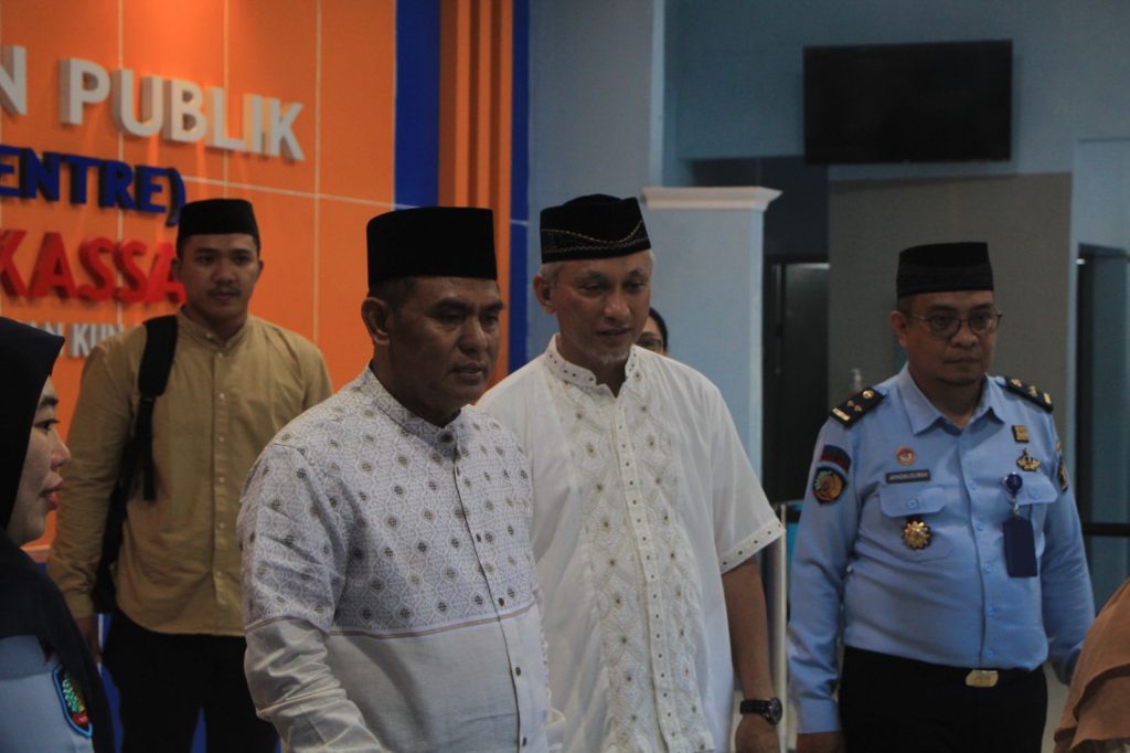 Kepala Divisi Pemasyarakatan Kumham Sulsel Berikan Apresiasi Pelayanan Kunjungan Tatap Muka Lapas Makassar