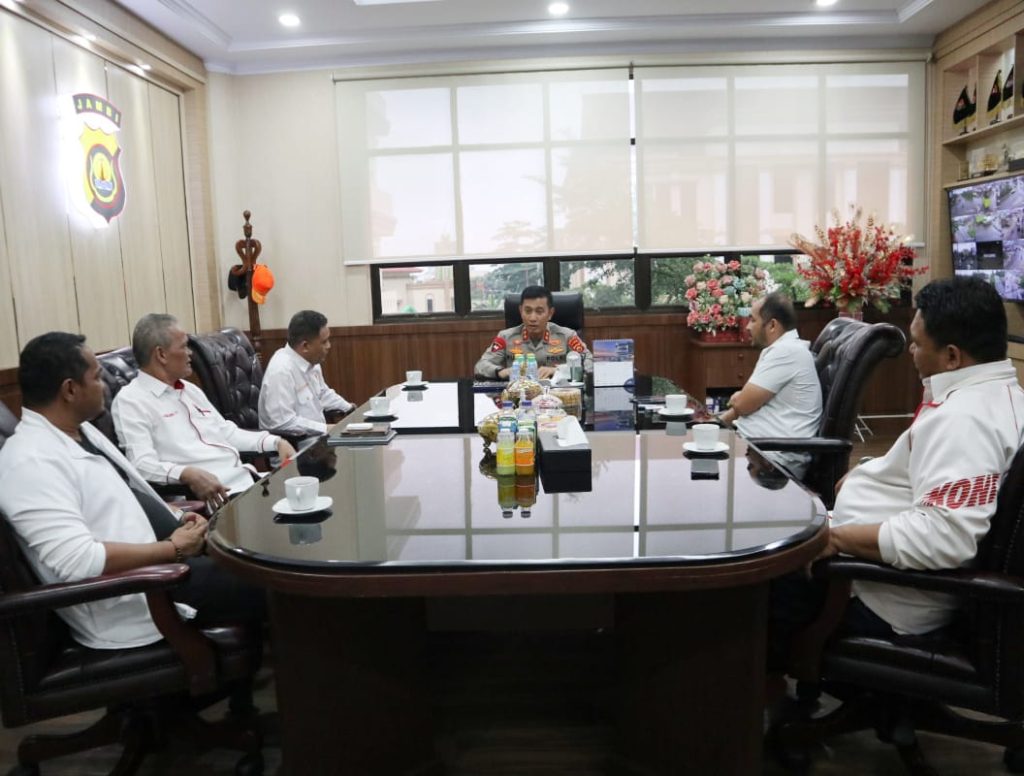 Jelang PORPROV XXIII Ketua KONI Silaturahmi Dengan Kapolda Jambi
