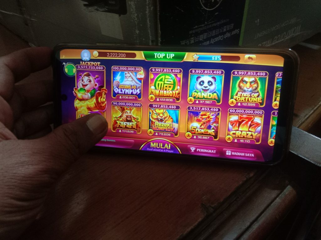 Hilang dari Play Store, Penikmat Game Higgs Domino Resah. Ini Dugaan Penyebabnya!