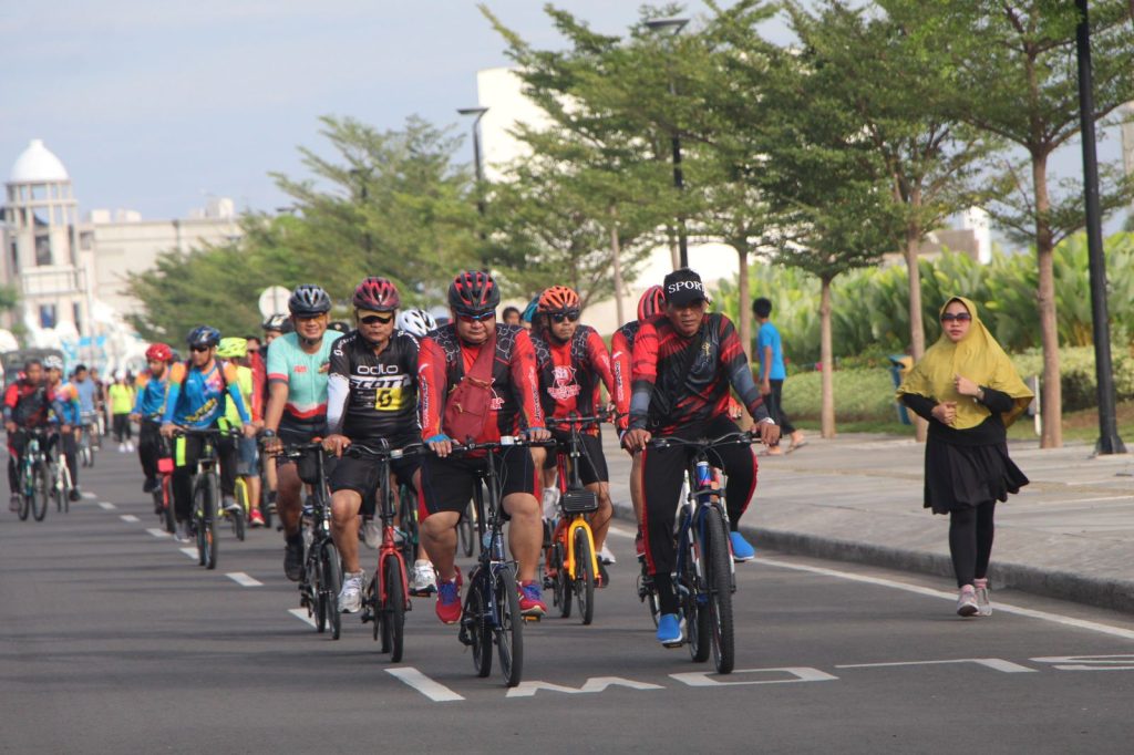 Tingkatkan Sinergi Antar Satker, Kalapas Makassar Ajak Gowes Bareng