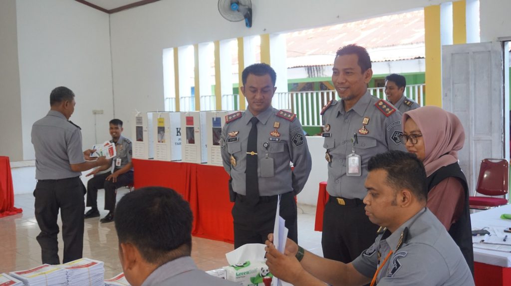 Kalapas Maros Memantau Langsung Proses Pelaksanaan Pemilu 2024