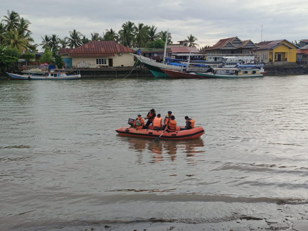 Warga Sinjai Dilaporkan Hilang, Tim SAR Brimob Bone Terjun Operasi
