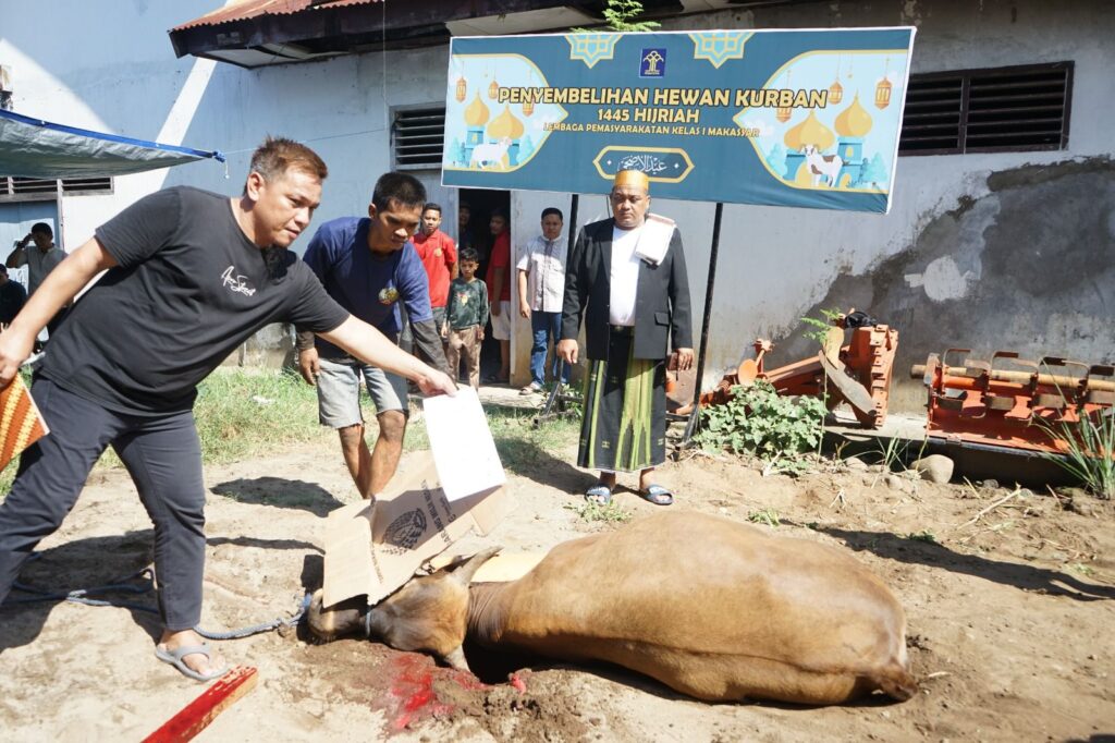 Peringati Idul Adha 1445 H, Lapas Makassar Laksanakan Pemotongan Hewan Kurban