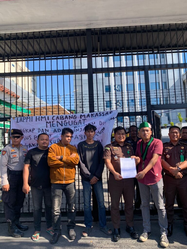 Unjuk Rasa Lembaga Pers HMI Pertanyakan Dugaan Korupsi BNPT di Kejati Sulsel