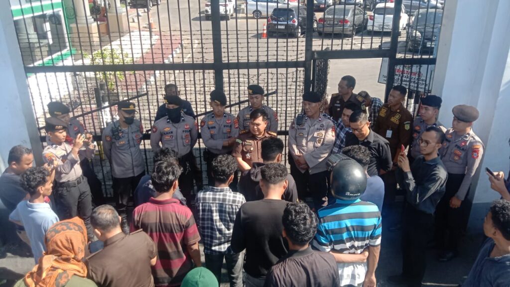 Soal Dugaan Korupsi Bibit Nangka Madu dan Sukun di Bantaeng, Aktivis AMPERA Kembali Unjuk Rasa di Kejati Sulsel