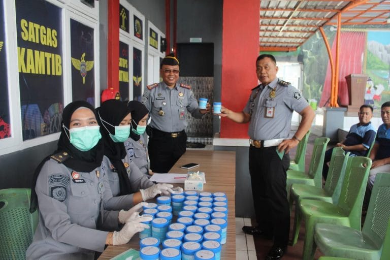 Bersama Kepolisian, Lapas Kelas II A Parepare Gelar Razia Narkoba. Ini Hasilnya!