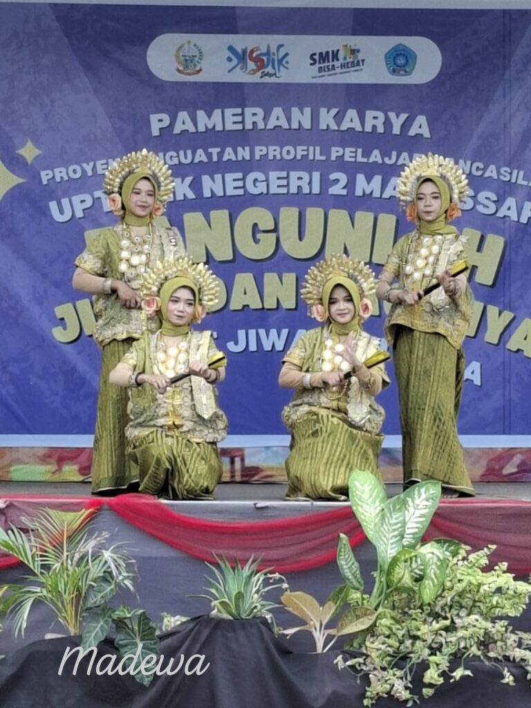 Momen Hari Guru Nasional di SMKN 2 Makassar: “Bangunlah Jiwa dan Raganya”