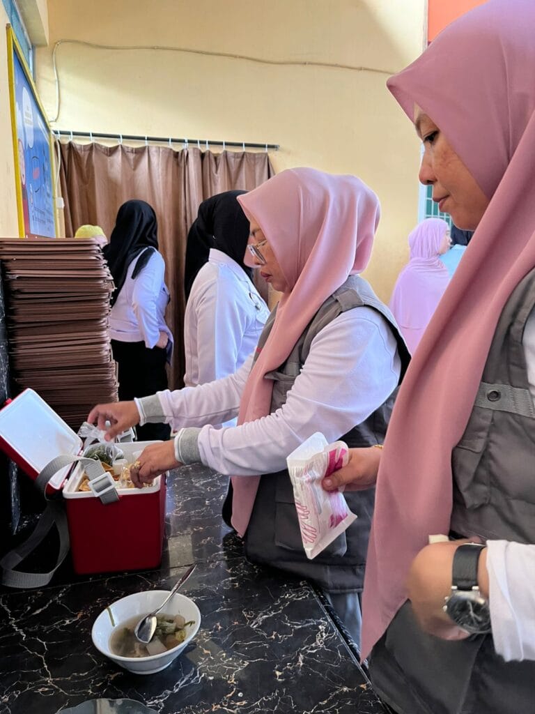 Uji Kelayakan Air Minum dan Makanan, LPP Sungguminasa Terima Kunjungan Dinas Kesehatan Kab. Gowa