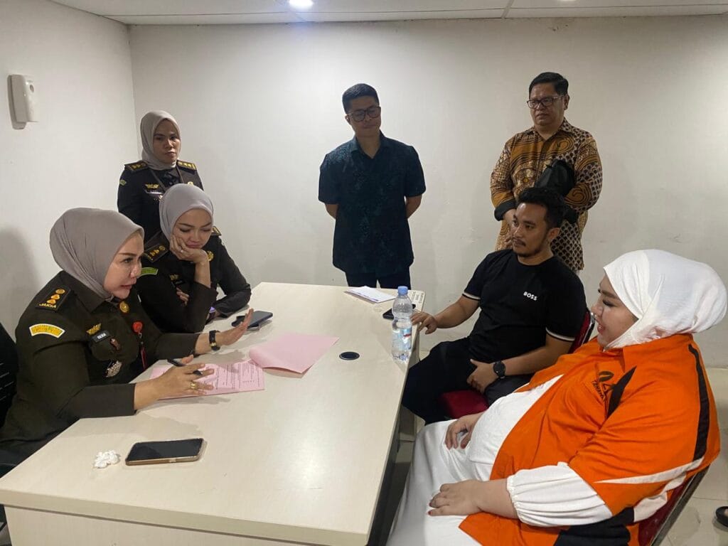 Nah, Polda Sulsel Serahkan Tiga Tersangka Owner Skincare ke Kejari Makassar