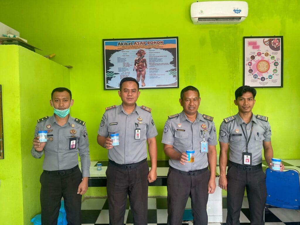 Perkuat Pengawasan, Rutan Sinjai Gelar Tes Urine dan Razia Kamar Hunian