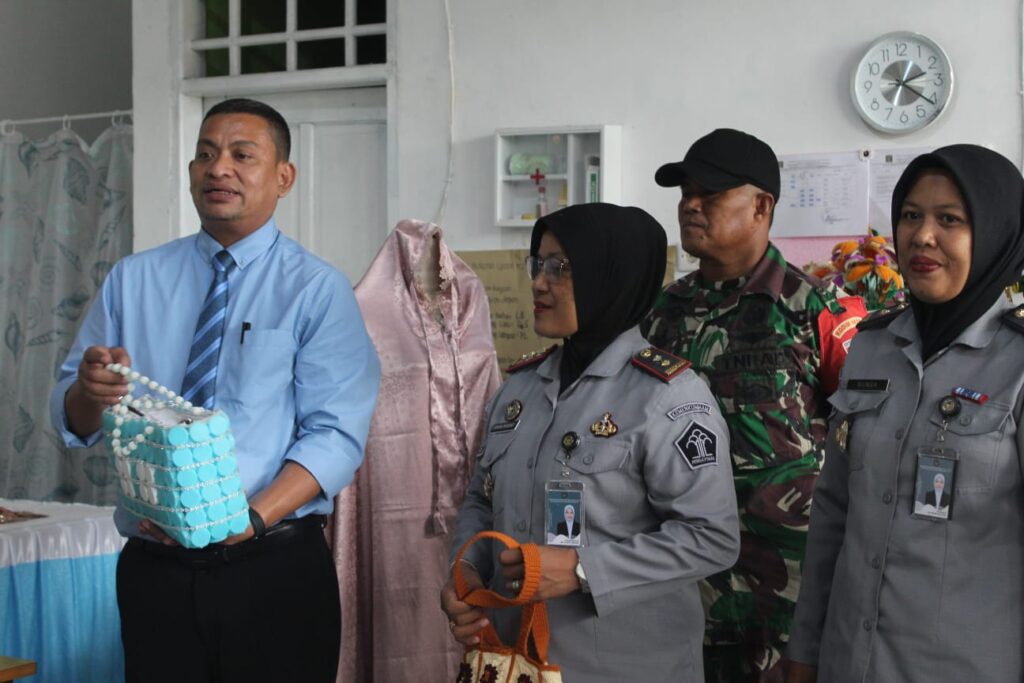 Pantau Potensi UMKM Binaan Lapas, Camat Pattallassang Sambangi Lapas Perempuan Sungguminasa