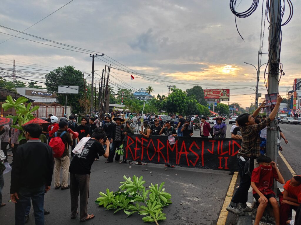 Aliansi KERAMAT Gelar Aksi Unjuk Rasa Tolak Kebijakan Pemerintah di Makassar
