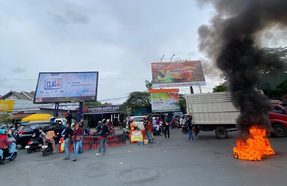 22 Tuntutan KERAMAT, Desakan Gulingkan Prabowo–Gibran