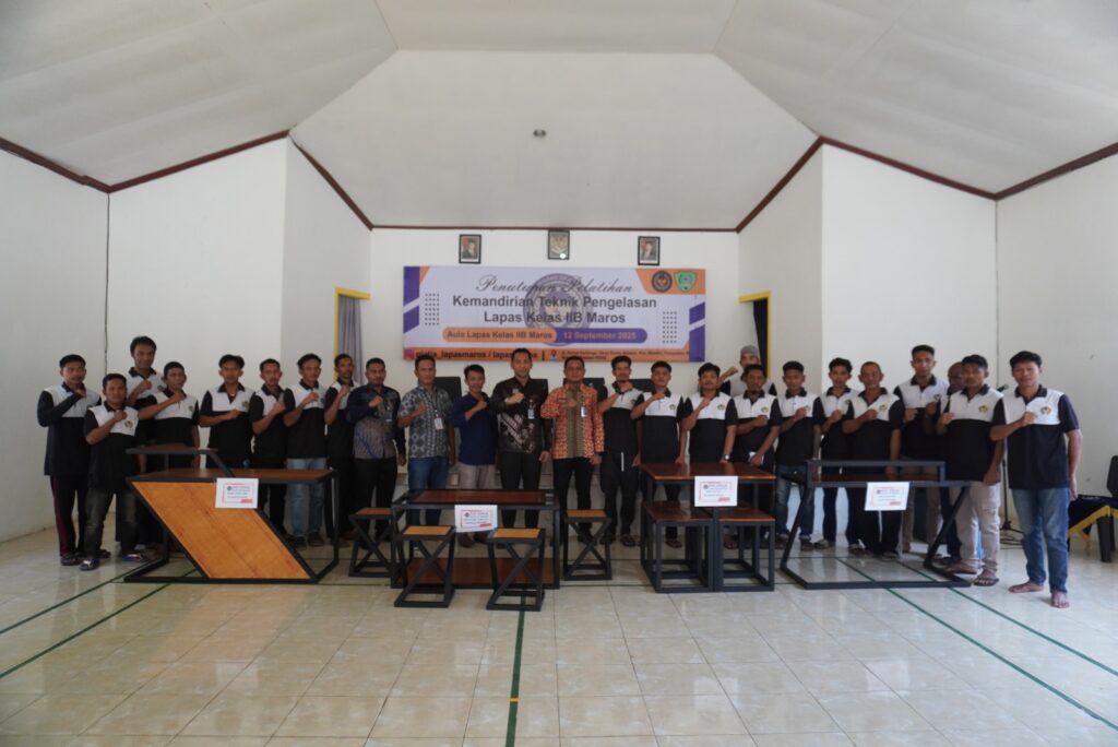 Lapas Kelas IIB Maros Tutup Pelatihan Pengelasan dengan Pameran Produk Warga Binaan