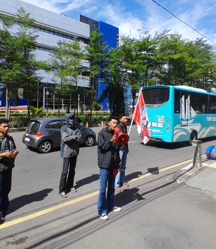 KOBAR Desak Wali Kota Makassar Cabut Izin PBG Kampus Universitas Graha Edukasi