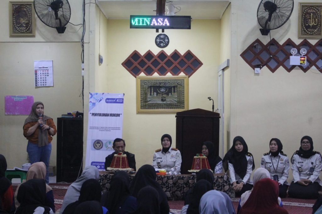Tingkatkan Kesadaran Hukum Warga Binaan, Lapas Perempuan Sungguminasa Gelar Penyuluhan Hukum Bersama Kanwil Kementerian Hukum Sulsel