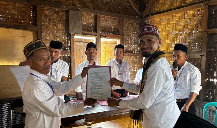 Muhammad Syahrir Resmi Daftar Bakal Calon Kades Siru