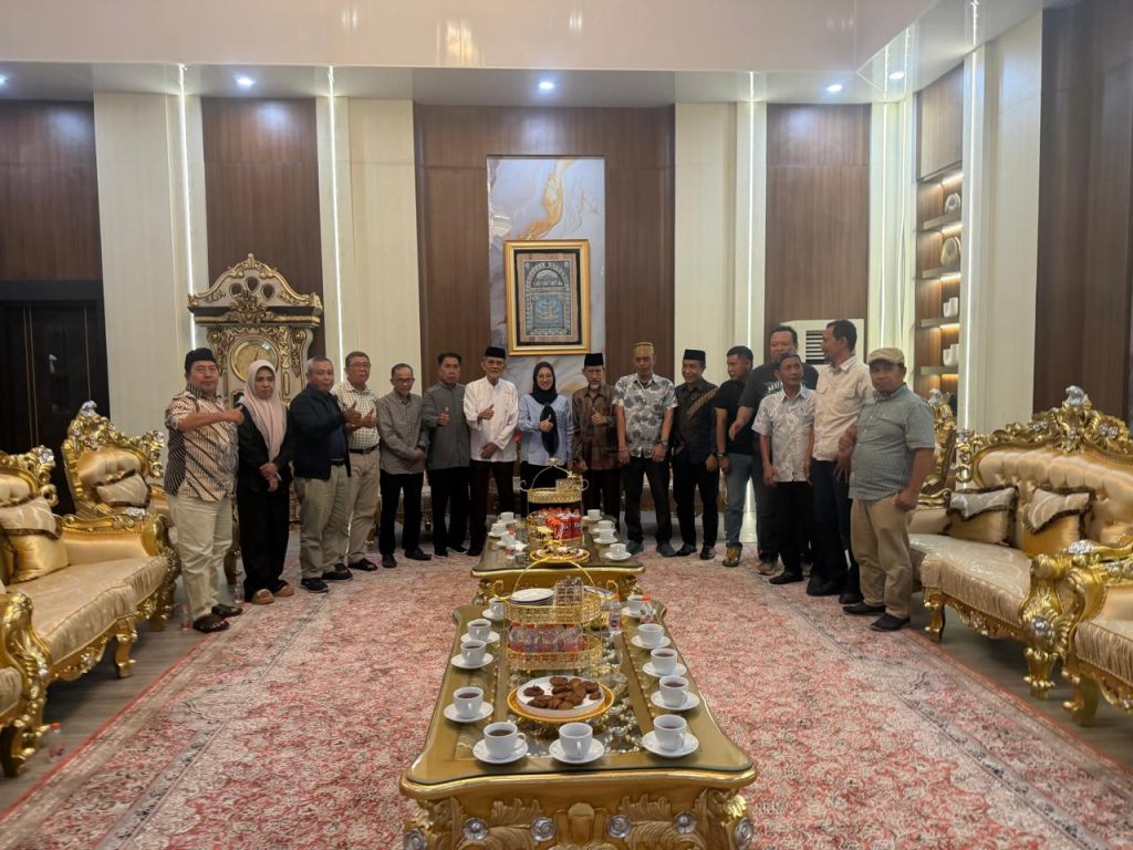 Dukungan Mengalir Deras: Tokoh Agama dan Tokoh Masyarakat Gowa Kunjungi Rumah Jabatan, MUI Imbau Husniah Talenrang Tetap Bertahan dan Jalankan Pemerintahan