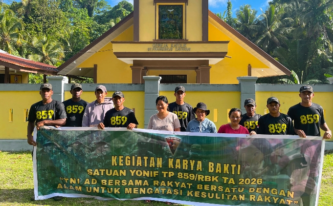 Karya Bakti Pembersihan Gereja Katolik Stasi Santo Fransiskus Xaverius, Wujud Kepedulian Yonif TP 859/RBK Melalui Program BERSEMI