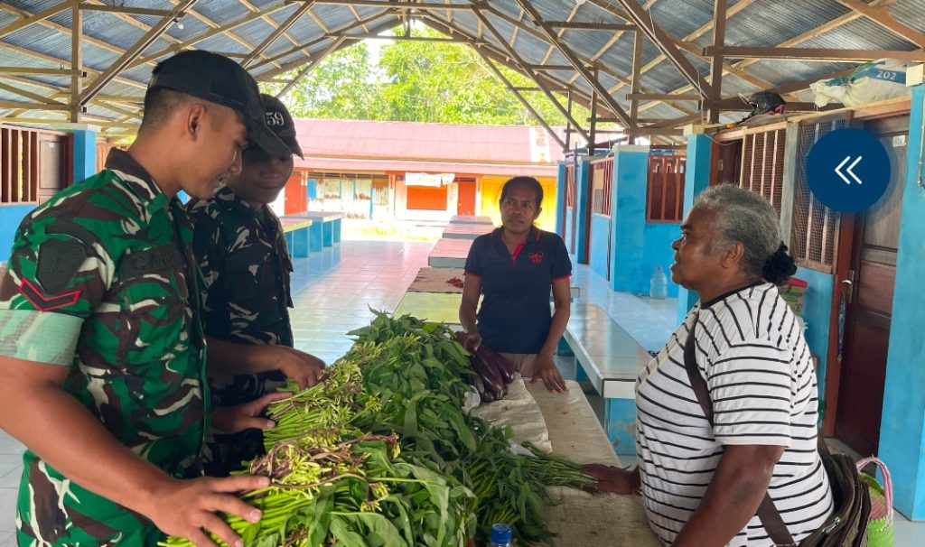 Dari Pasar Rakyat Menuju Kesejahteraan Melalui Program MAKMUR Yonif TP 859/RBK
