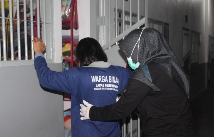 Wujudkan Komitmen Bebas Narkoba dan Barang Terlarang, LPP Sungguminasa Gelar Sidak Blok Hunian WBP