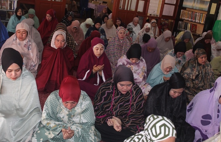 Mengetuk Pintu Langit, Lapas Perempuan Sungguminasa Gelar Sholat Istisqa’ dan Doa Bersama