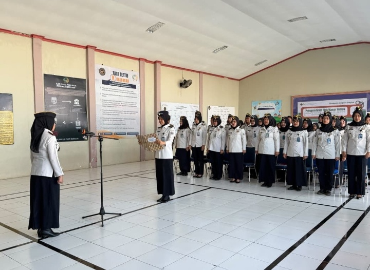 Apel Senin Lapas Perempuan Sungguminasa Dilanjutkan Briefing, Kalapas Tekankan Penguatan Kinerja dan Kekompakan Jajaran