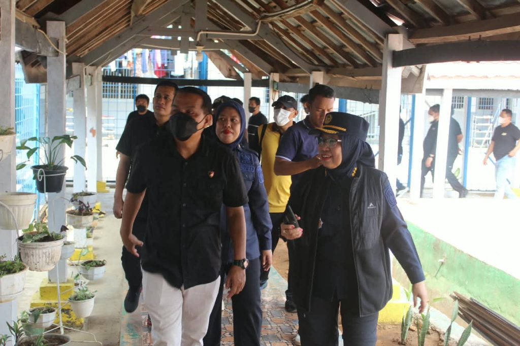 Tindak Lanjut Koordinasi, Satresnarkoba Polresta Gowa Gelar Sidak dan Tes Urine Acak di Lapas Perempuan Sungguminasa