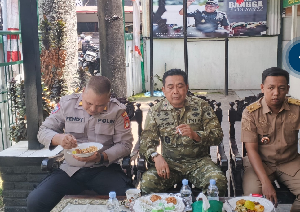 Bakti Teritorial HUT TNI ke-81: Makan Gratis untuk Warga Mangasa